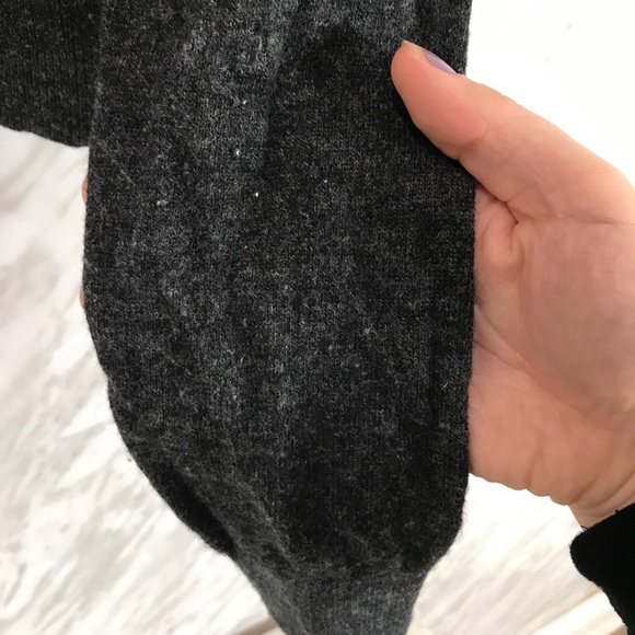 Aritzia Sunday Best Grey Heart Sweater Size Small - Picture 7 of 7